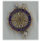 DAUGHTERS OF THE AMERICAN REVOLUTION (14k)